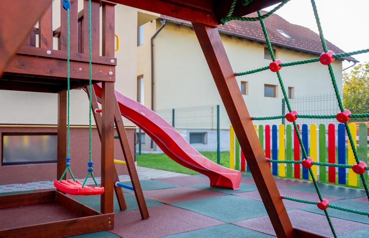 Roots Villa Sequoia Braşov Exterior foto